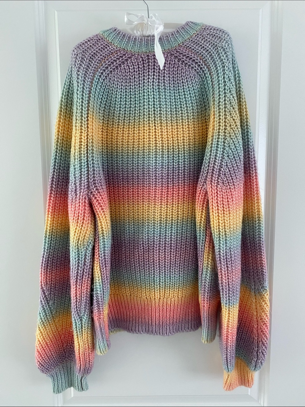 Colorful Sweater size Small - Picture 4 of 4